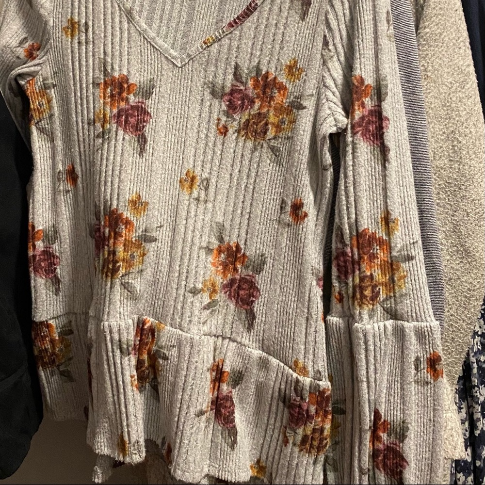 Grey floral Maurices S long sleeve